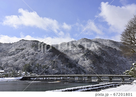 嵯峨野嵐山　渡月橋の雪景 67201801