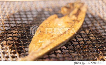 カマスの干物_炭火焼きBBQ･bbq･炭火焼･網焼･備長炭･七輪･キャンプ･食事 67201820