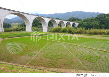 虎臥城大橋（とらふすじょうおおはし）/通称 : めがね橋/播但連絡自動車道/兵庫県朝来市和田山町竹田 67202000