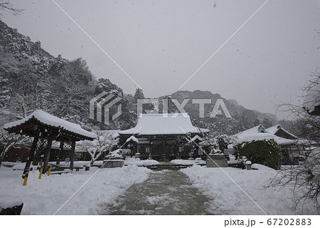 虚空蔵法輪寺　本堂の雪景色 67202883