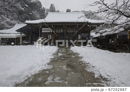 虚空蔵法輪寺　本堂の雪景色 67202887