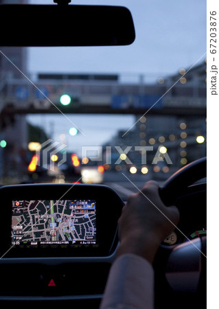 電気自動車の運転 67203876