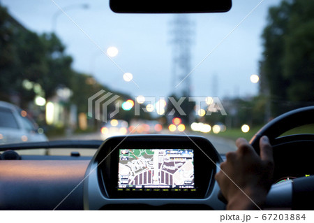 電気自動車の運転席 電気自動車の運転席 67203884