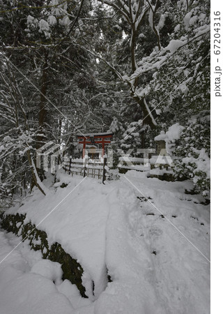 虚空蔵法輪寺　電電宮の雪景色 67204316