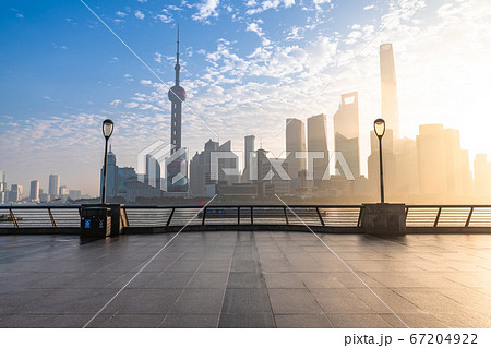 《上海》上海の夜明け・中国経済の中心 67204922