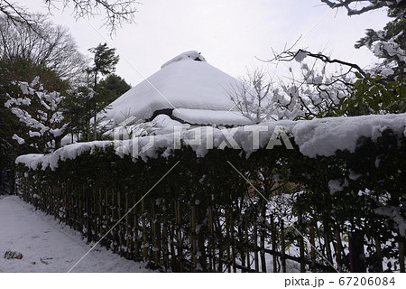 向井去来の草庵 落柿舎の雪景 向井去来の草庵 落柿舎の雪景 67206084