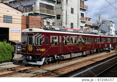 阪急 正雀駅の側線に出てきた7000系電車 阪急 正雀駅の側線に出てきた7000系電車 67206157