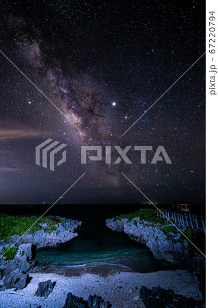 粟国島の天の川 67220794