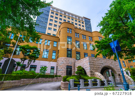 日本の横浜都市景観　横浜地方裁判所などを望む 67227918