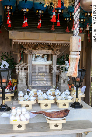 徳島県 春 東みよし町 加茂の大クスの祠 徳島県 春 東みよし町 加茂の大クスの祠 67228053