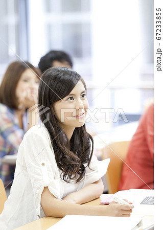 大学の授業 大学の授業 67233856