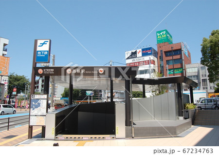 福岡市地下鉄西新駅・プラリバ前4番出口 67234763