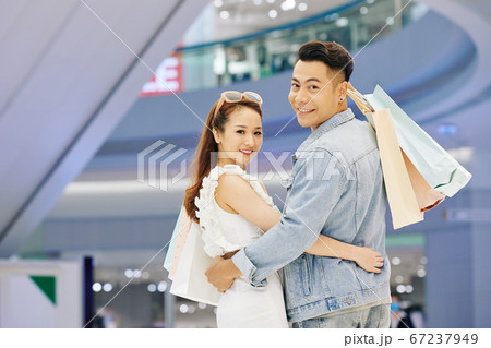 Young couple in shopping mall 67237949