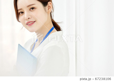 ビジネス 女性 女 67238106