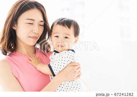 赤ちゃん　子育て　困る 67241282