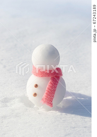 表情フリーの雪だるま素材の写真素材