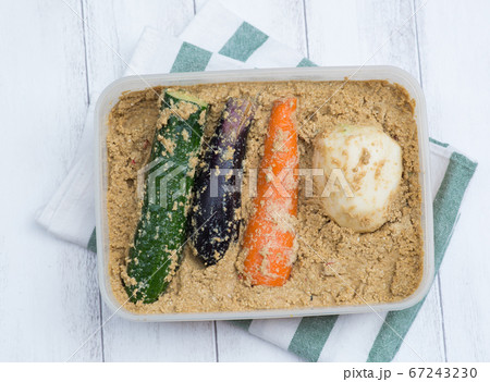 ぬか漬けと夏野菜 ぬか漬けと夏野菜 67243230