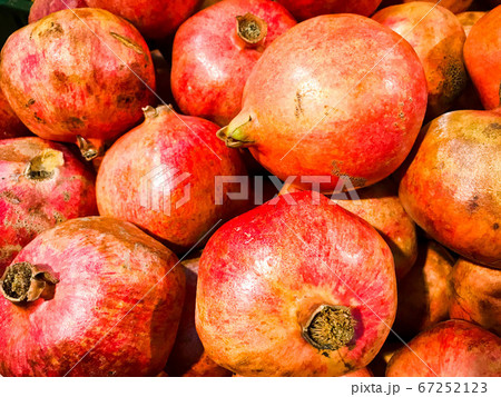 Beautiful red ripe southern natural sweet vitamin 67252123