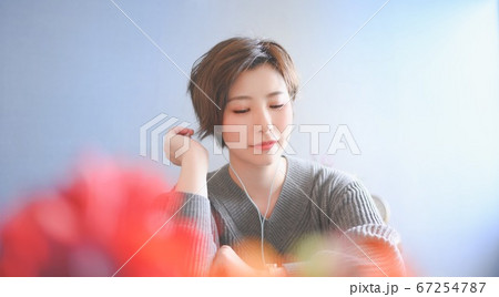 女性ポートレート 67254787