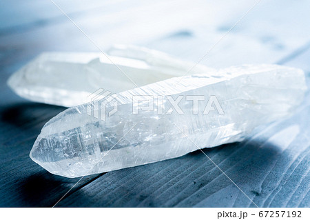水晶 原石 水晶 原石 67257192