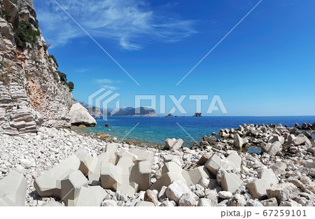 Adriatic sea coast in Petrovac, Montenegro 67259101