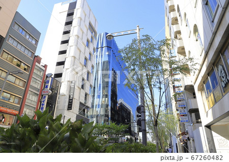 銀座西五丁目　外堀通りの街並み　 67260482