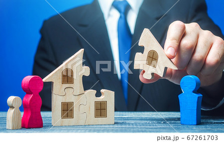 Man shares property between an ex-husband and wife with a child after a divorce. Division of marital property real estate. Dispute. Conflict resolution. Legal regulation. Divorcement 67261703