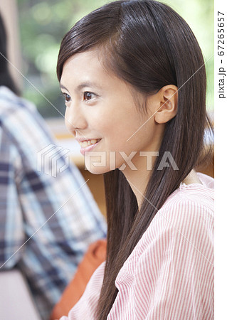 講義を受ける大学生 講義を受ける大学生 67265657