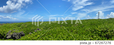 夏のさわやかな青空の沖縄の観光スポットの残 夏のさわやかな青空の沖縄の観光スポットの残 67267276