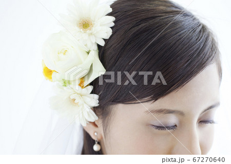 花嫁の花飾り 67270640