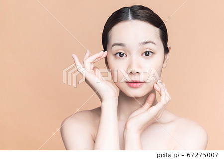 女性の美容イメージ  スキンケア コスメ 美白 美顔 女性の美容イメージ  スキンケア コスメ 美白 美顔 67275007