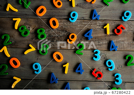 数字　背景素材　算数 67280422