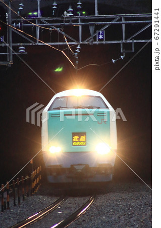 トンネルから現れた485系3000番台特急「北越」豪_2014/12/29撮影 トンネルから現れた485系3000番台特急「北越」豪_2014/12/29撮影 67291441