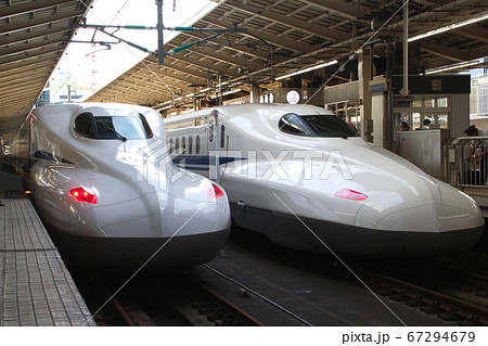 東海道新幹線n700s N700a並排 東京站 照片素材 圖片 圖庫