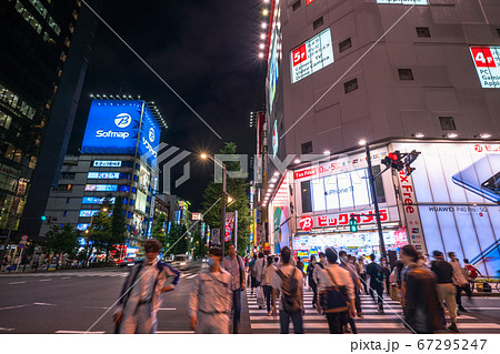 東京都 夜の秋葉原 電気街の写真素材