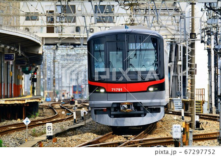 着席通勤の需要に応える日比谷線直通乗り入れ『THライナー』70090系 67297752