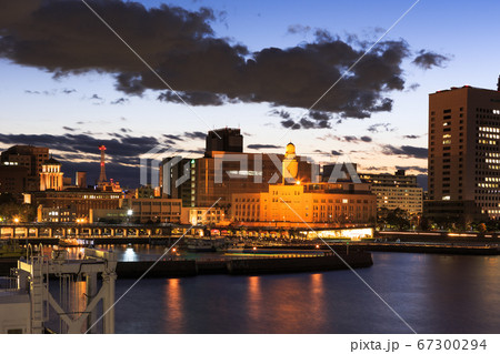 横浜港の夜景・日本 横浜港の夜景・日本 67300294
