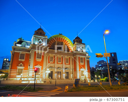大阪中之島 ライトアップされた大阪市中央公会堂 大阪中之島 ライトアップされた大阪市中央公会堂 67300751