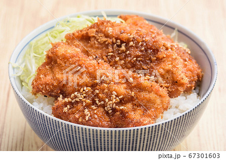 チキンカツ丼 67301603