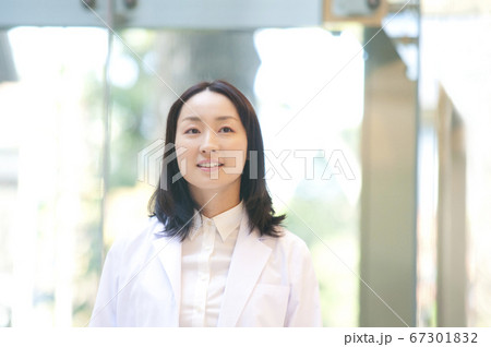 女性医師 女性医師 67301832