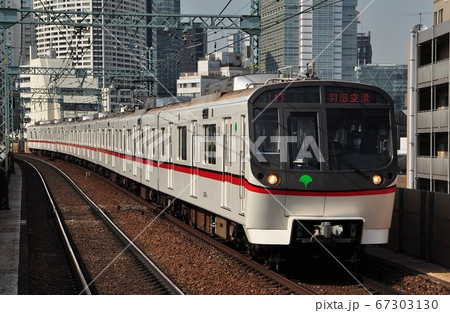 京浜急行京急本線、新馬場駅に入線する、エアポート快特列車(都営5300形) 京浜急行京急本線、新馬場駅に入線する、エアポート快特列車(都営5300形) 67303130