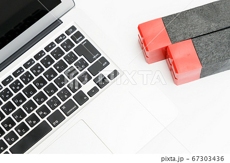 境界杭 ノートパソコン 測量 CAD イメージ 境界杭 ノートパソコン 測量 CAD イメージ 67303436