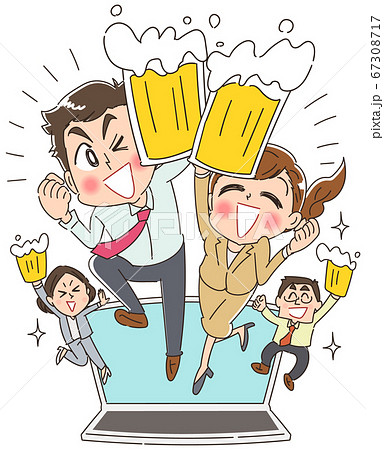 リモート・オンライン飲み会する会社員 67308717