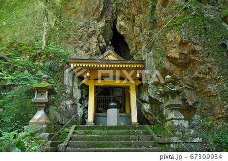 【岩瀧寺 (浅山不動尊)】 兵庫県丹波市氷上町香良 【岩瀧寺 (浅山不動尊)】 兵庫県丹波市氷上町香良 67309934