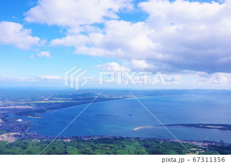 青森県 釜臥山山頂から見たむつ市街 青森県 釜臥山山頂から見たむつ市街 67311356