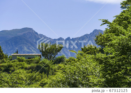 木曽　寝覚の床エリアから望む麦草岳と木曽前岳 67312125