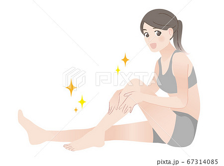 座る 女性 脚 座る 女性 脚 67314085