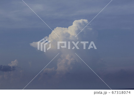 The clouds in the sky formed before rain clouds. The clouds in the sky formed before rain clouds. 67318074