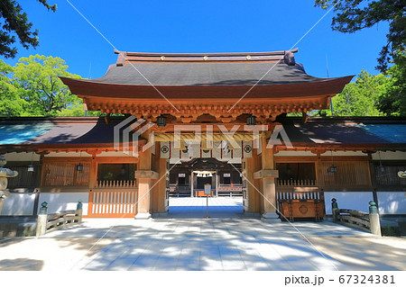 【愛媛県】新緑の大山祇神社（神門） 67324381
