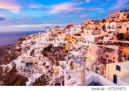Oia town in Santorini 67324871